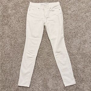 Universal Thread Jeans